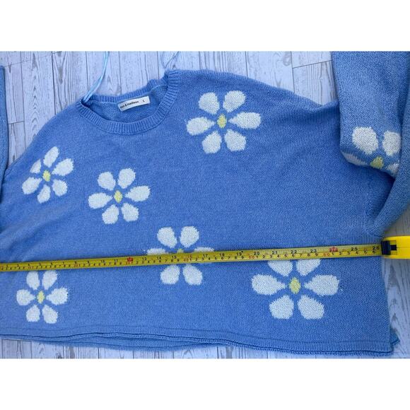 Moon & Madison Women’s Large Blue Daisy Knit Cropped Sweater Soft Floral Y2K - Picture 4 of 6